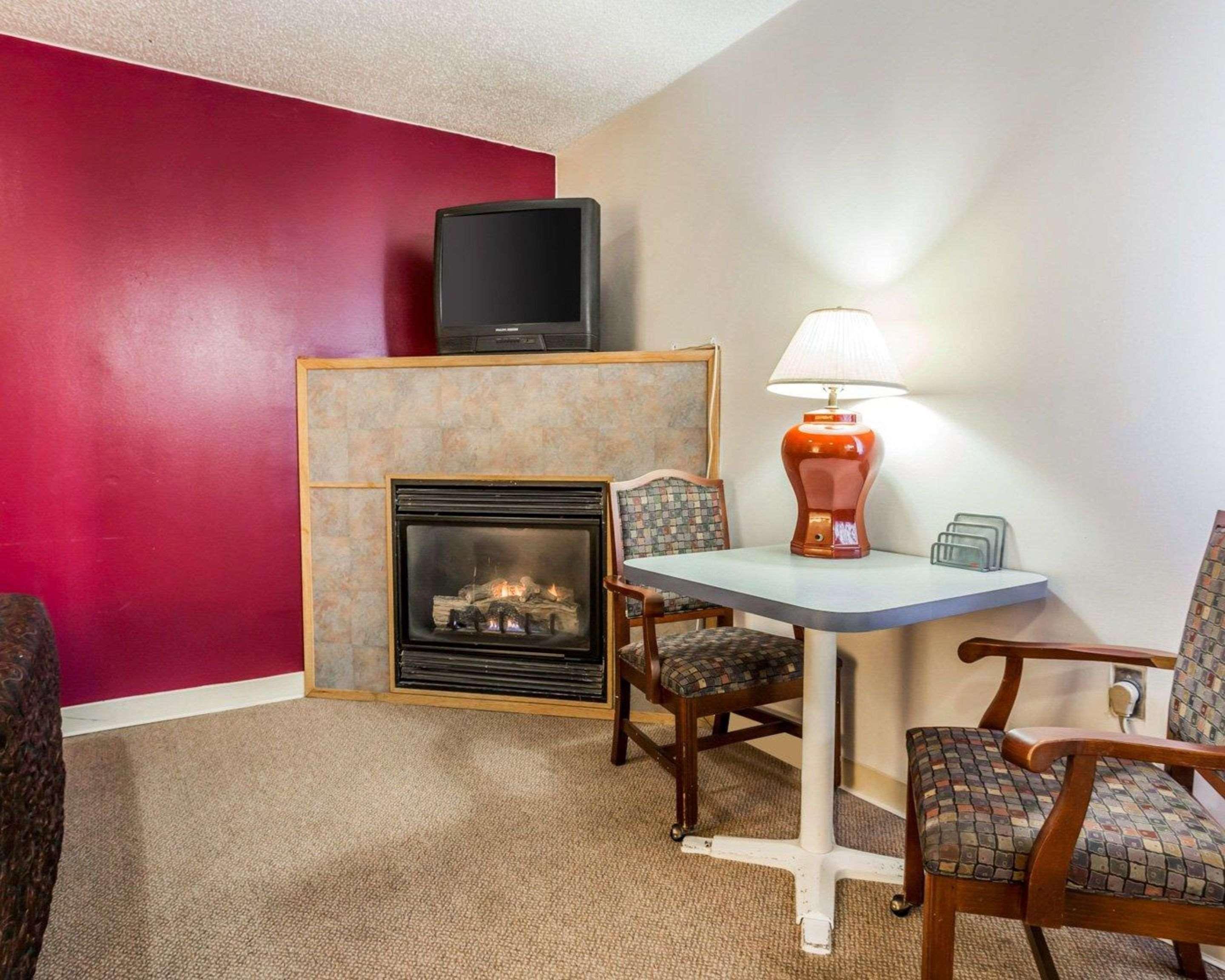 Rodeway Inn & Suites Omak Exterior foto