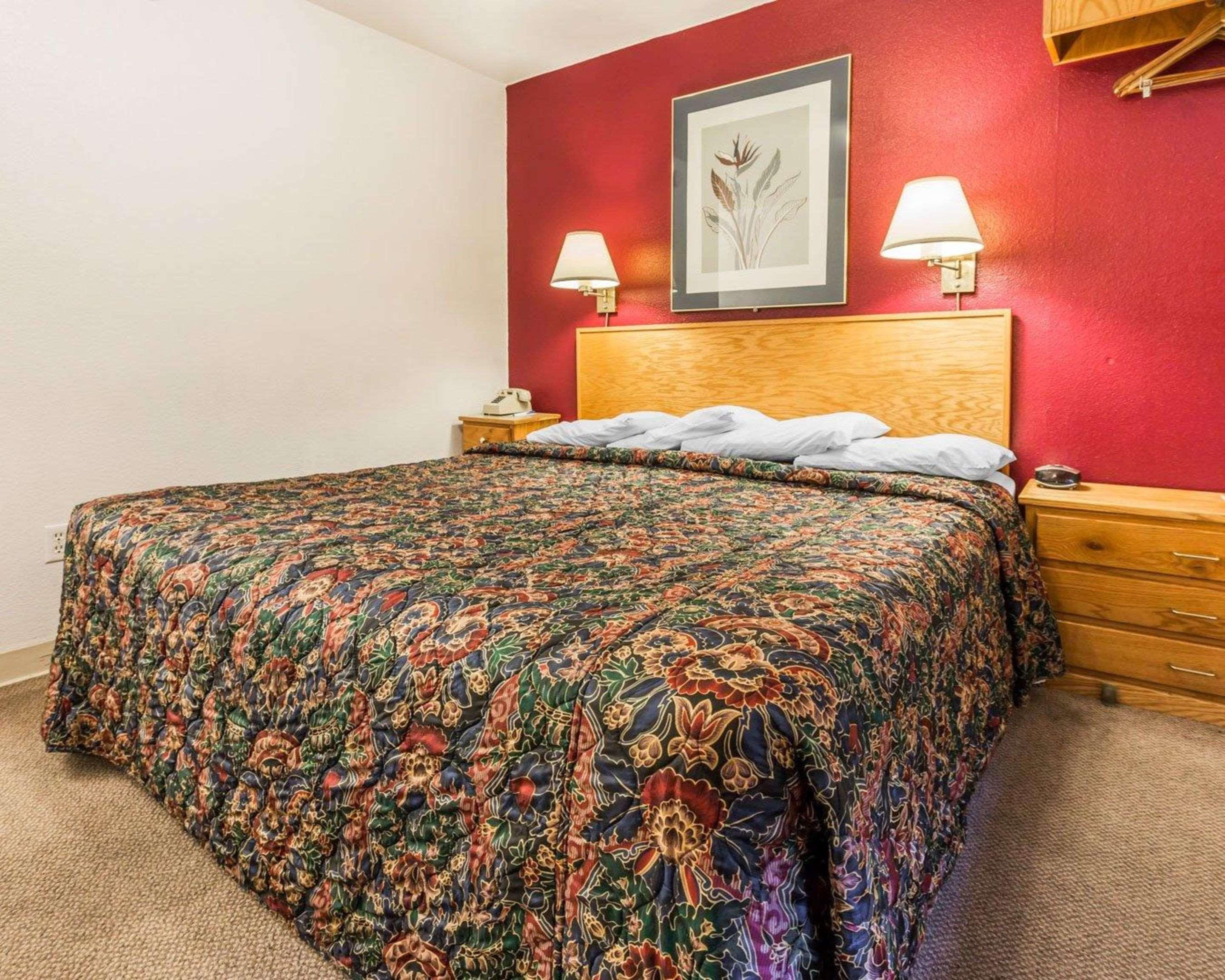 Rodeway Inn & Suites Omak Exterior foto