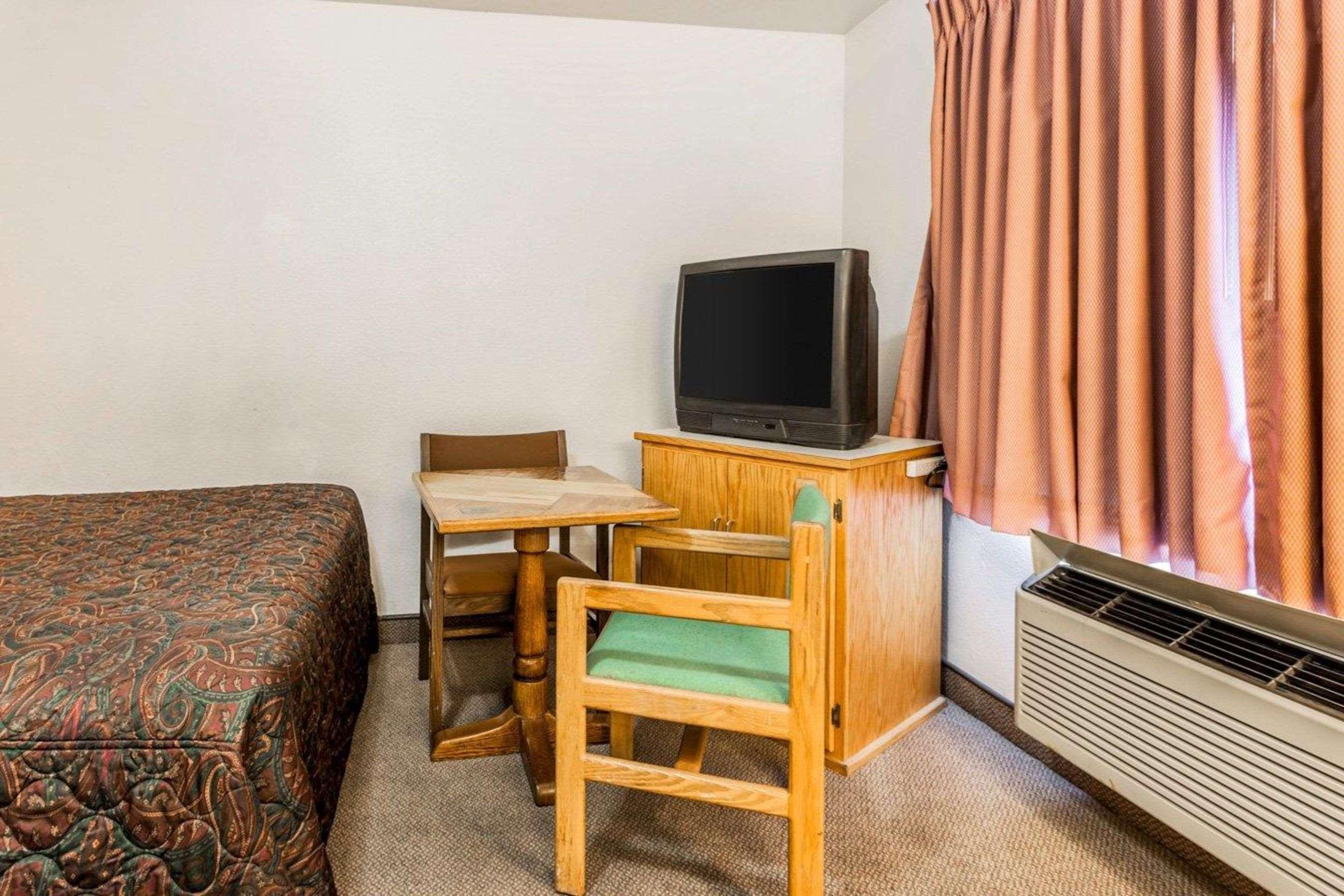 Rodeway Inn & Suites Omak Exterior foto